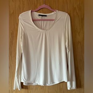 White House Black Market long sleeved scoop neck top. Size M.